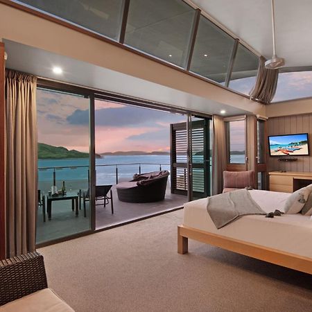 Yacht Club 33 Serenity House Ocean Views 2 Buggies Hamilton Island Exterior photo