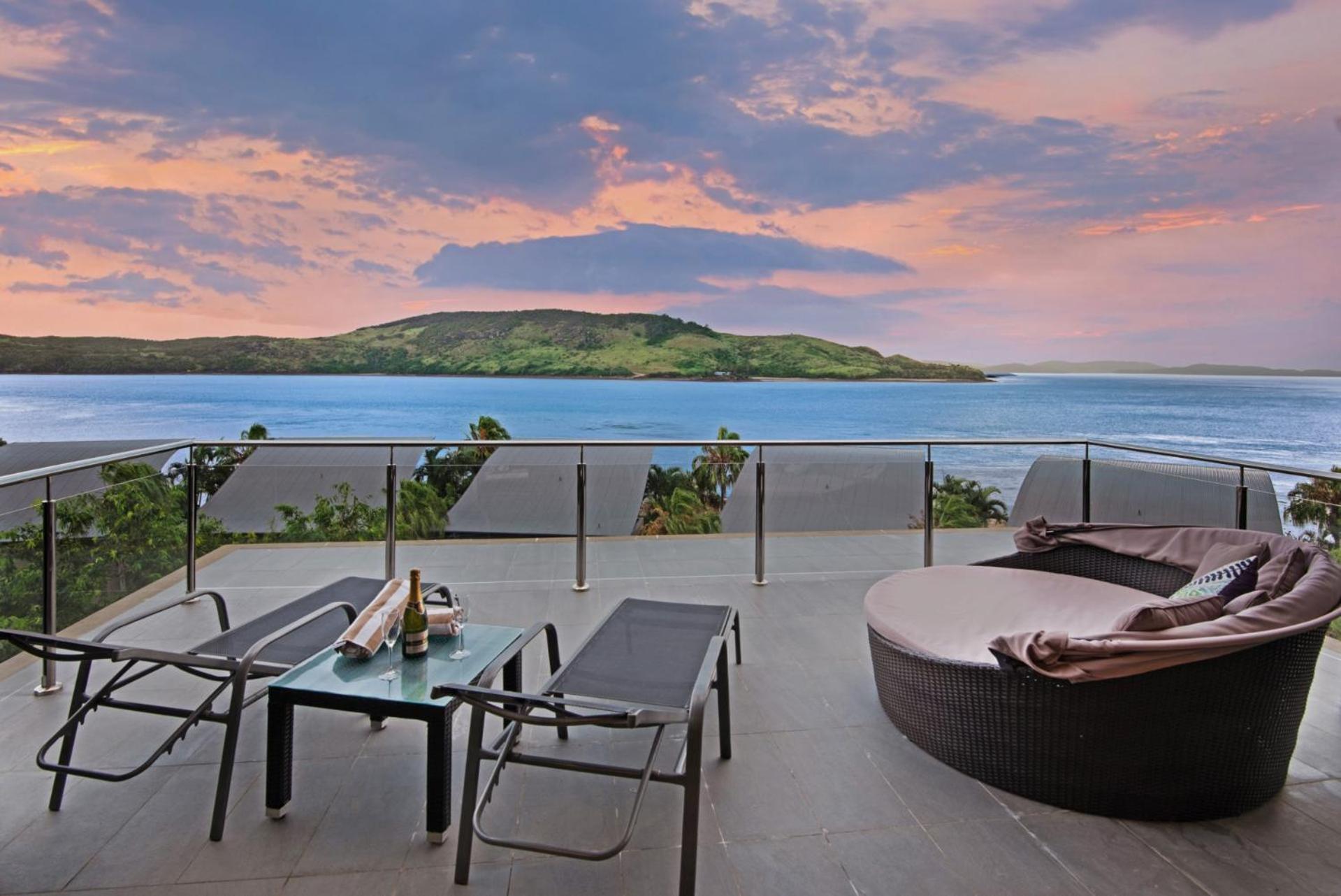 Yacht Club 33 Serenity House Ocean Views 2 Buggies Hamilton Island Exterior photo